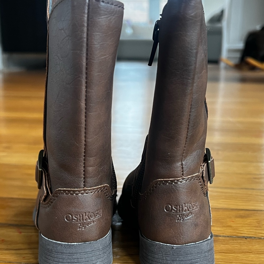 OSHKOSH BGOSH Brown Tall Riding Boots. Worn 2 times. Size 5T.